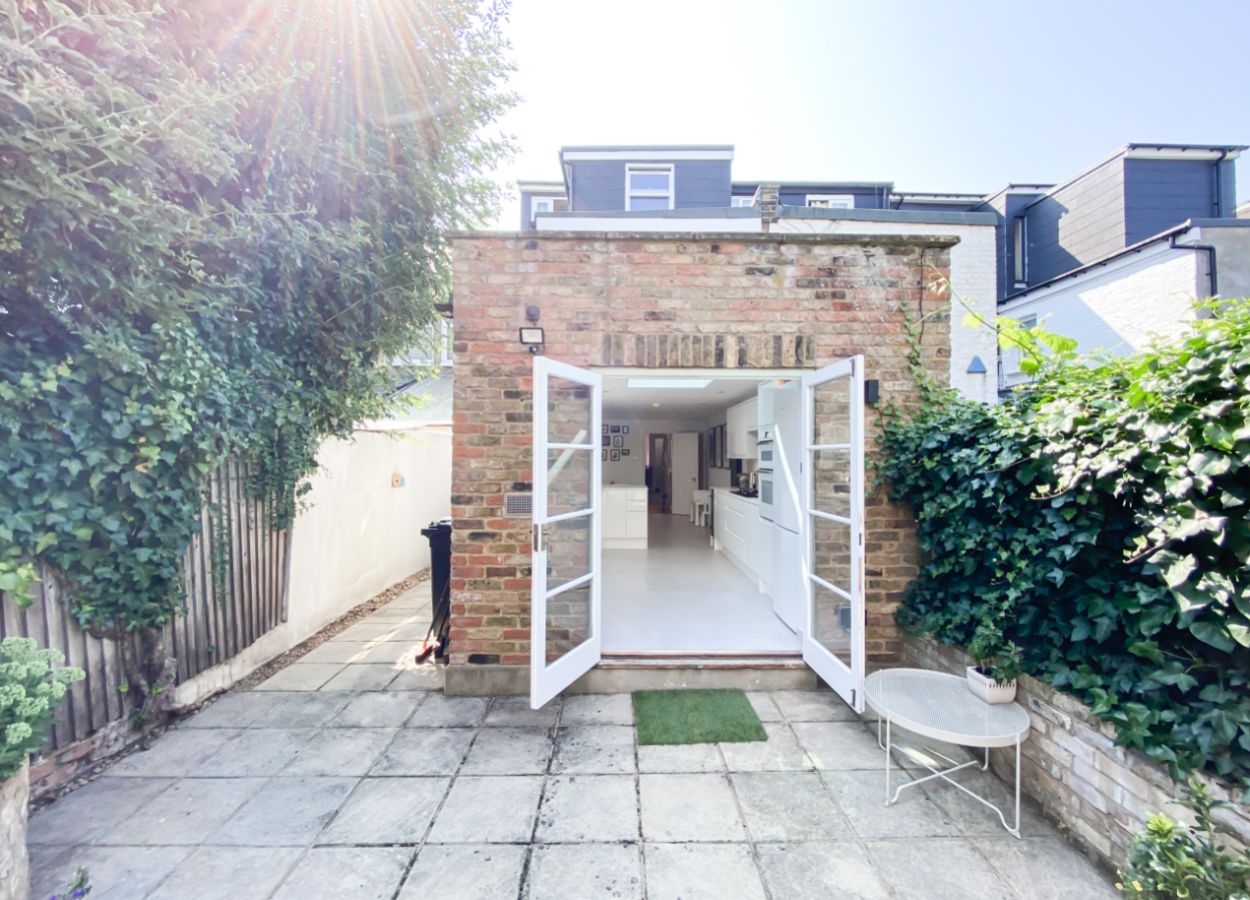 The Rothchilds Project gallery image 6