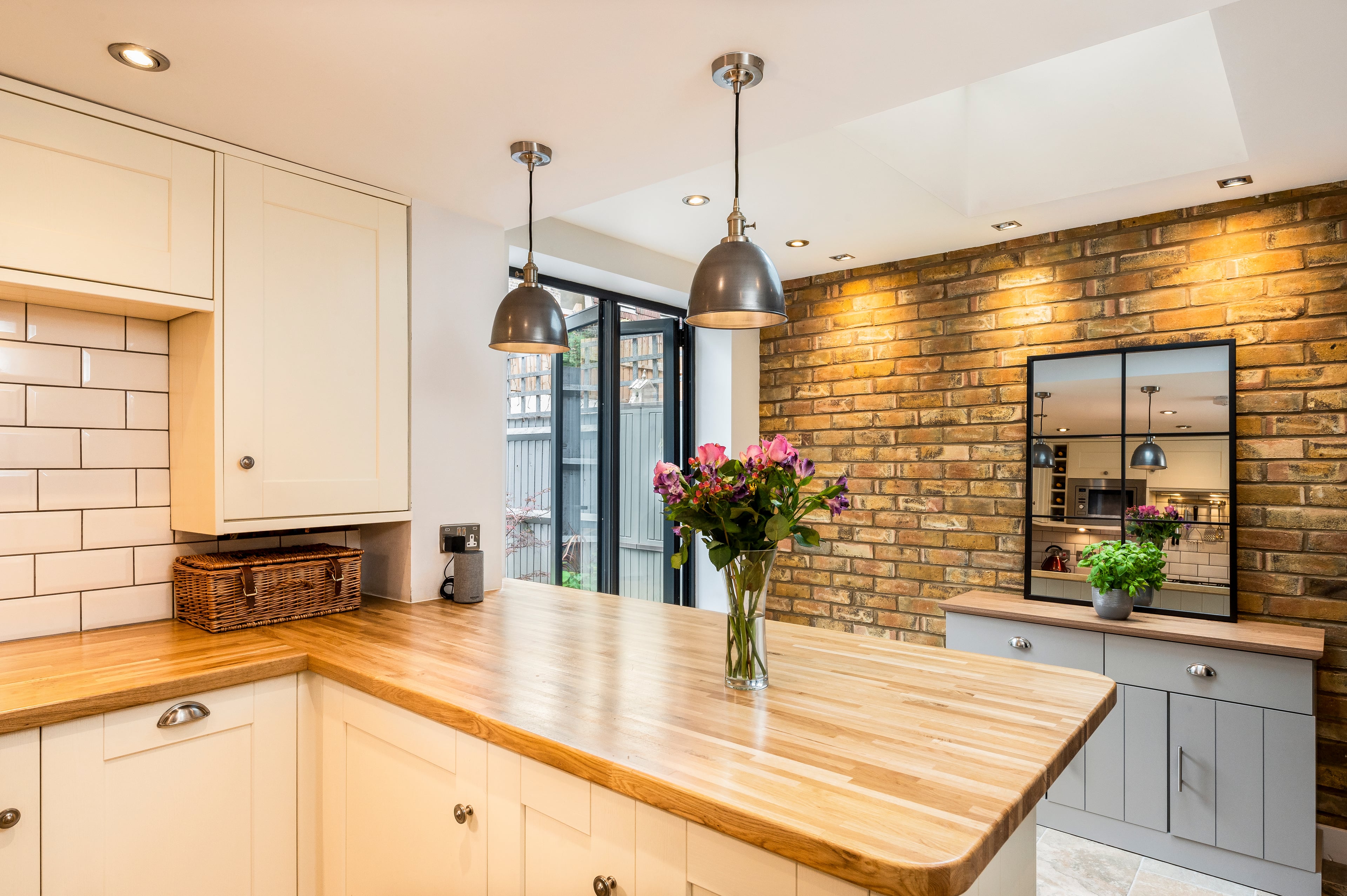 The Charlie gallery image 5